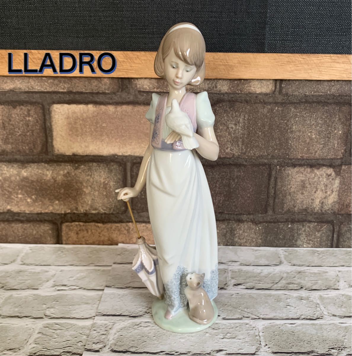 えください ☆希少 美品 LLADRO リヤドロ No.1211 人形を持つ少女 西洋