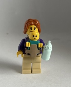 即決　新品　未使用　レゴ　LEGO　ミニフィギュア　ミニフィグ　シティ　赤ちゃんとお母さん　哺乳瓶　ママ　ベビー　抱っこ紐