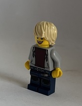 即決 新品 未使用　レゴ LEGO ミニフィグ ミニフィギュア　パーカーの男の人　笑顔の男の子_画像2