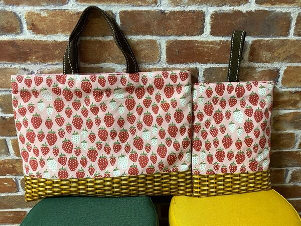 ハンドメイド いちごがいっぱい可愛いレッスンバック&上靴入れセット 2点セット