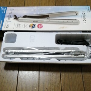 ストレートヘアーアイロン NTH600-S (シルバー)