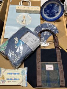 ピーターラビット 非売品セット ブランケット チェック柄トートバッグ イヤープレート 竹うちわ ウエットティッシュ クレラップ