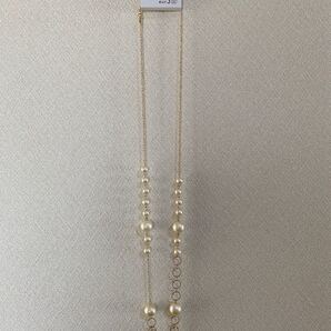 a.v.vネックレス