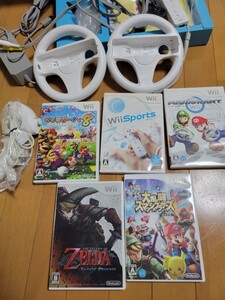 【ソフト5本付】Wii本体一式+マリオカートハンドル2個のセット