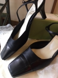 Riz pumps size 23cmEE black heel approximately 7 centimeter 