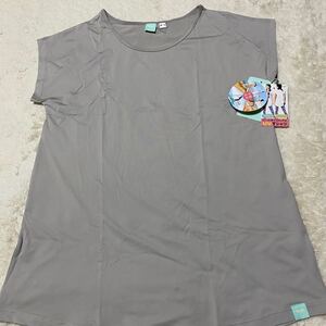 未使用タグ付き ヨガウェアTシャツ