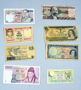 ★外国紙幣・カナダ(1973)・メキシコ(1981)・マカオ(1977)・シンガポール・ネパール・タイ・イタリア・韓国・計8枚(33)