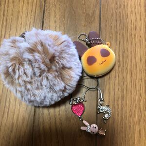 動物キラキラ ポンポンキーホルダー うさパンダスクイーズ 4個おまとめ ストラップ