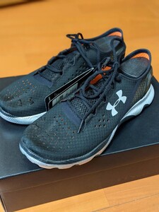 ☆新品☆アンダーアーマー(UNDER ARMOUR) UA SPEEDFORM ランニングシューズ 27.0cm