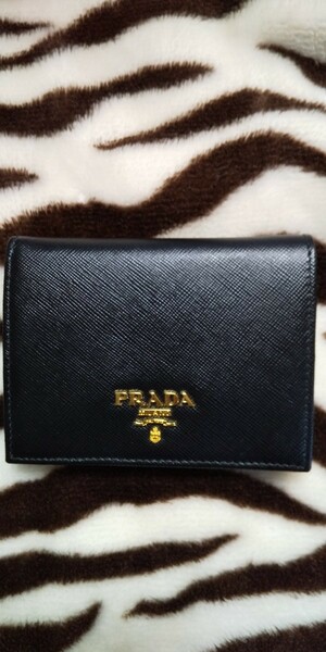 プラダ PRADA サフィアーノ 黒 コンパクト財布