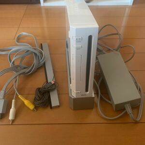 Nintendo Wii本体+リモコン2個