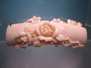 【江月】アンティーク・本珊瑚 ピンクの薔薇と小花彫刻のブローチ 26,08g