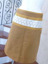 超美品 VIVIENNE TAM　ヴィヴィアンタム ★上質素材　黄土色×白　台形スカート　0　M相当_画像2