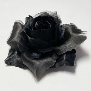  corsage 21M27 black rose 