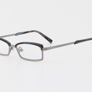 masunaga 増永眼鏡 サーモントブロー ナイロール グレー スクエア 小さいサイズのメガネ 135の画像2