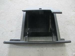 ** Peugeot 307 Break 3EHNFU H15 ashtray **