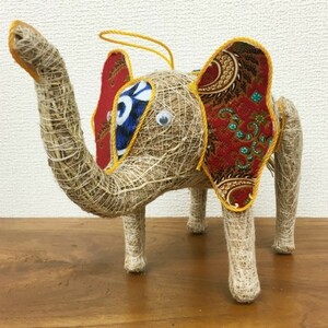 Art hand Auction お部屋の癒し 香りの木 アカールワンギ 象の人形 バリ島 ハンドメイド #4, 住まい, インテリア, 家具, インテリア, その他