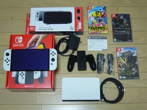 最新モデル Nintendo Switch 有機ELモデル 保証残あり ソフト3本、ケース付き