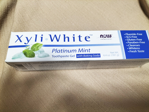 ホワイトニング フッ化物不使用の歯磨き粉 天然成分 XyliWhite