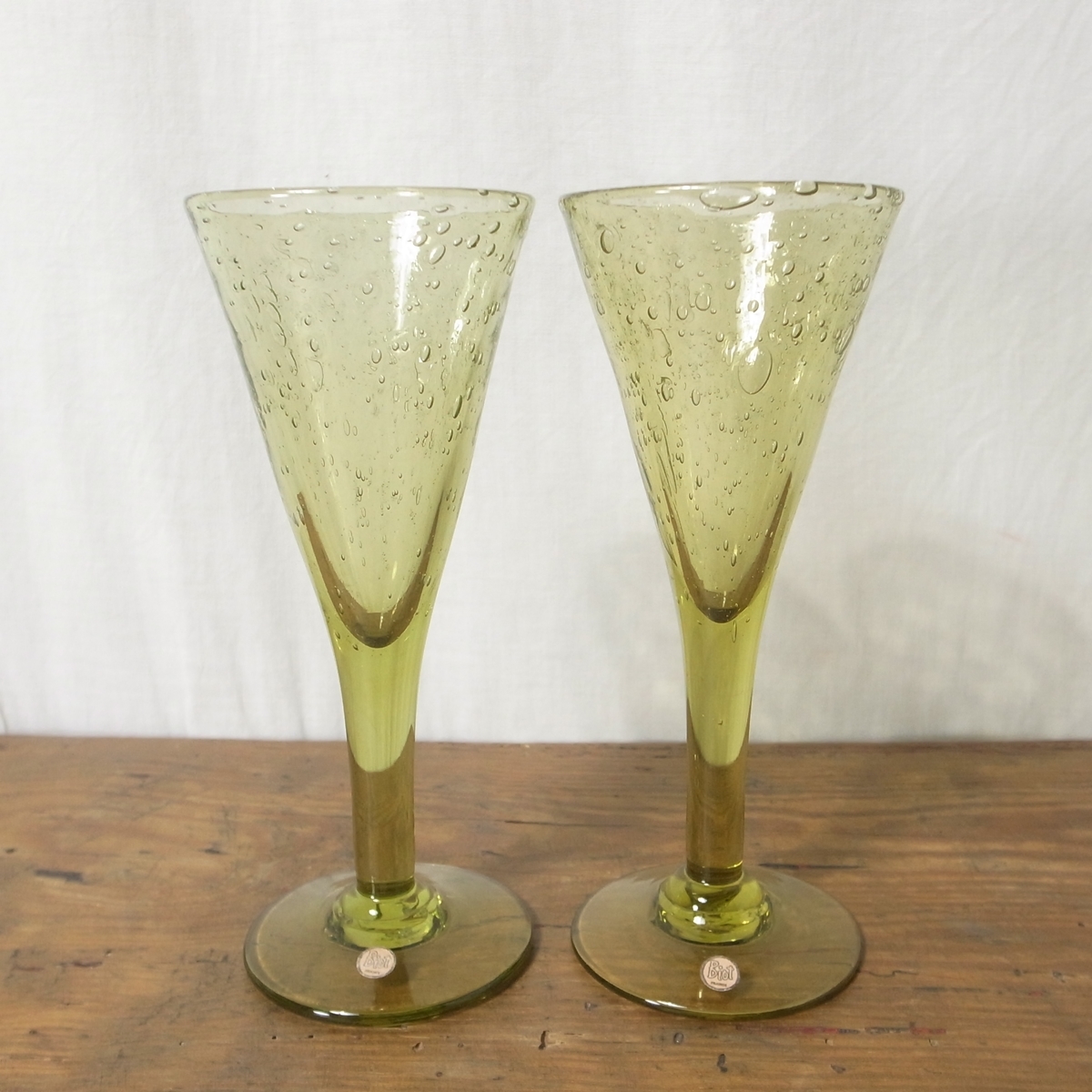ワイングラス 気泡の値段と価格推移は?|9件の売買情報を集計した