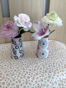 ◯ 北欧柄　フラワーベース赤青2点セット　小　レトロ　花瓶　花器