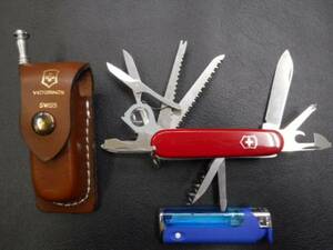 ナイフ　ビクトリノックス　VICTORINOX 　 １２丁出し　赤色