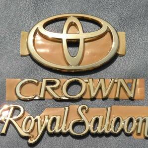 7トレジャー 【 トヨタ 18系 クラウン ロイヤル サルーン 18系 CROWN RoyalSaloon 】 プレミアム ゴールド エンブレム　リア 3点セット