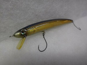 SLIM MINNOW 8cm 4g　名称不明　スリム ミノー　前後 スナップオン フック　フロントアイ 横向き　そこそこきれい