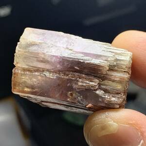 ライトパープルアラゴナイト・スペイン産紫霰石・2・25g（スペイン産鉱物標本）