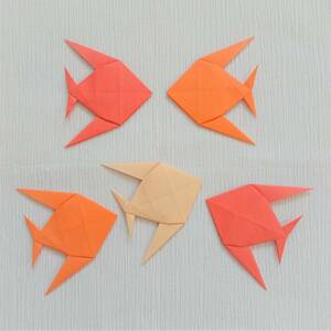 折り紙　海 水族館 『 熱帯魚 オレンジ 』⑤　魚 壁面飾り 壁飾り ハンドメイド