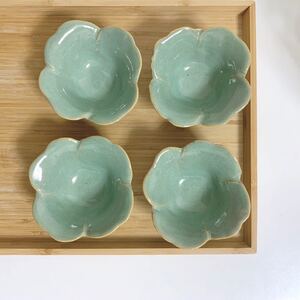 新品 花小鉢 鶯色 4点 / 煮物鉢 副菜鉢 納豆 珍味入れなどに♪食卓の差し色となってとっても映えます♪