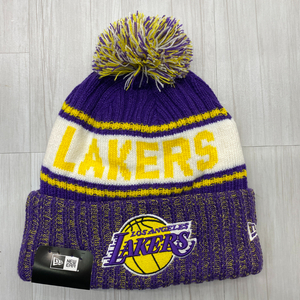 USA正規品 NEWERA ニューエラ NBA ロサンゼルス レイカーズ Lakers 紫 黄色 ニット帽 ポンポン付き ニットキャップ 極暖 フリース