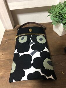 スマホポーチ ハンドメイド ぶらうん☆ 持ち手付き! マリメッコ ウニッコ柄