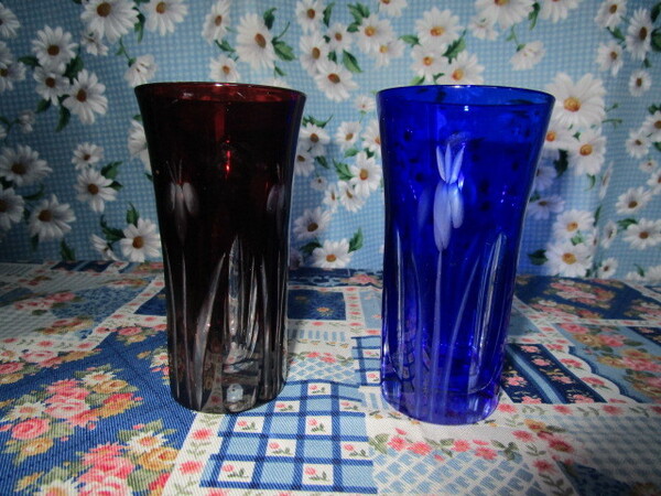 A 『切子~一口ビールグラス レッド&ブルー あやめの花柄の切子グラス2個まとめて』~箱なし~⑮
