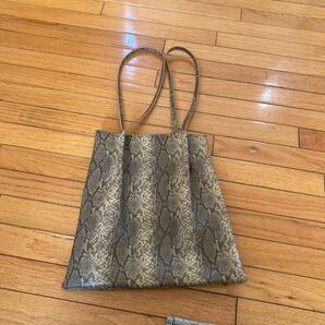 LOWRYS FARM パイソン柄 トートバッグ