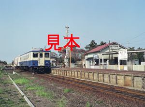 鉄道写真、645ネガデータ、143223730011、茨城交通、湊鉄道線、キハ222＋キハ、阿字ヶ浦駅、2005.04.14、（4591×3362）