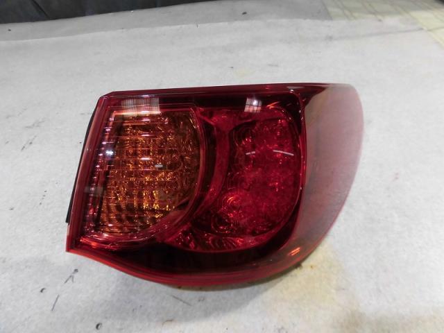 マークX DBA-GRX130 右テールランプ 283630