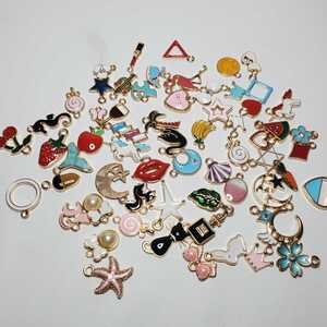 【ハンドメイド素材】カラフルなアクセサリー 大容量金属#メタル#素材#材料#パーツ#ハート#星#果物#飲み物#フルーツ SS44