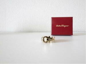 Vintage Salvatore Ferragamo scarf ring 