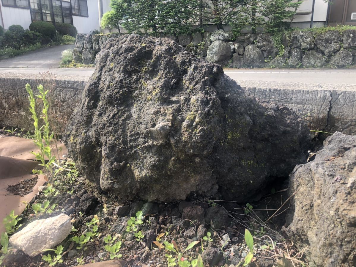 庭石 溶岩の値段と価格推移は?|55件の売買情報を集計した庭石 溶岩の 庭石 溶岩の値段と価格推移は?|55件の売買情報を集計した庭石 溶岩の