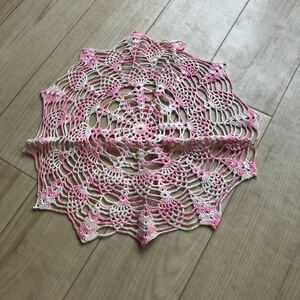 レース編み（直径 約35cm） 白×ピンク