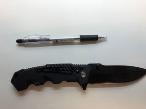 ナイフです。中古で二三回使用したので汚れやキズが少々あります。