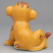 ディズニー　ベビーシンバ　ライオンキング　陶器フィギュア　座りポーズ　1990年代　ボーンチャイナ_画像3