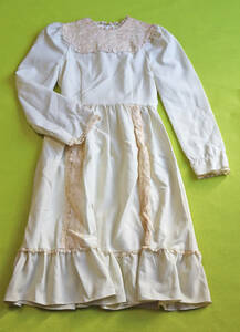 1891 Showa Retro girl woman . dress One-piece 155. eggshell white .. equipped unused new old goods long-term keeping goods Tsuruoka industry 