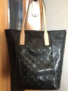guess トートバッグ