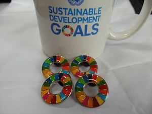  SDGs ピンバッジ 4個（3410円税込）（送料無料）（国連ブックショップ購入）（新品未使用）(ラバークラスプ再生素材)（保存袋4枚付）UN22