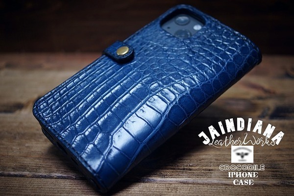 iPhone13ケース 手縫い クロコダイル 手帳型 ブルー (iPhone13pro・mini仕様での製作も可)