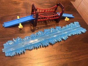 * prompt decision * Thomas the Tank Engine * Capsule Plarail *.. parts * water rail hanging . slope rail set * used *