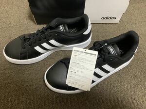 adidas アディダススニーカー黒白メンズレディース25cm新品箱付き　値下げ　送料込