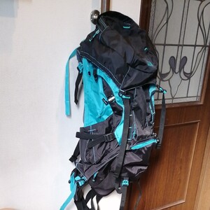 COLEMAN 軽量登山リュック MT.TREK45 regular 軽量傘と三脚付
